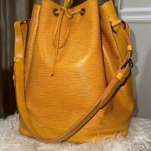 Louis Vuitton Epi Noe Shoulder Bag